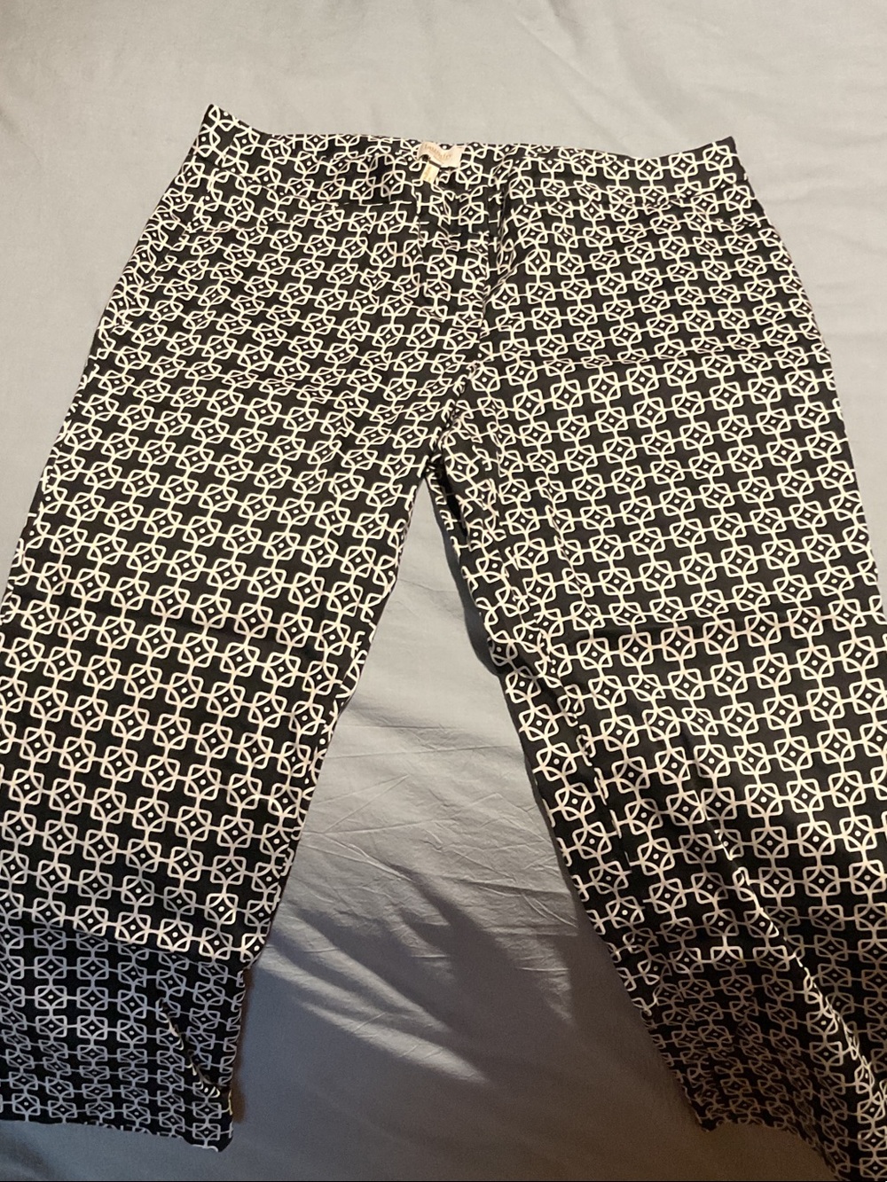 Laundry By Shelli Segal Black and White Patterned Capris Dress Pants